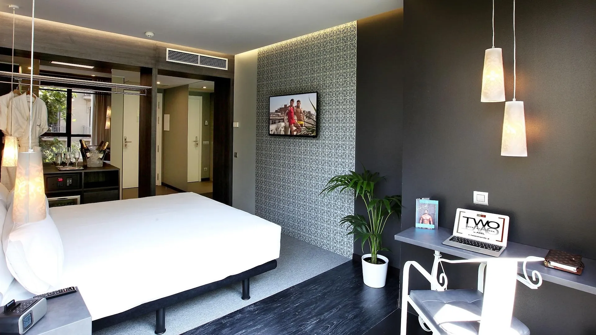 Axel Two Barcelona 4 Sup - Adults Only Otel 4*,  İspanya